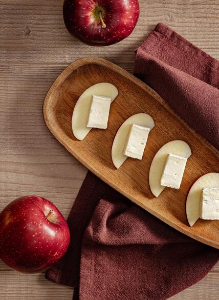 pairing-cosmic-crisp-e-brie-header-idm-apple-pairing-web-11